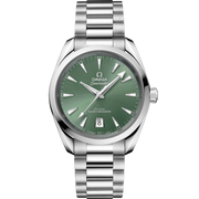 Quadrante verde alloro laccato e spazzolato soleil con indici e lancette rodiati riempiti di Super-LumiNova bianca dell’Omega Seamaster Aqua Terra Shades 38 mm modello 220.10.38.20.10.002.